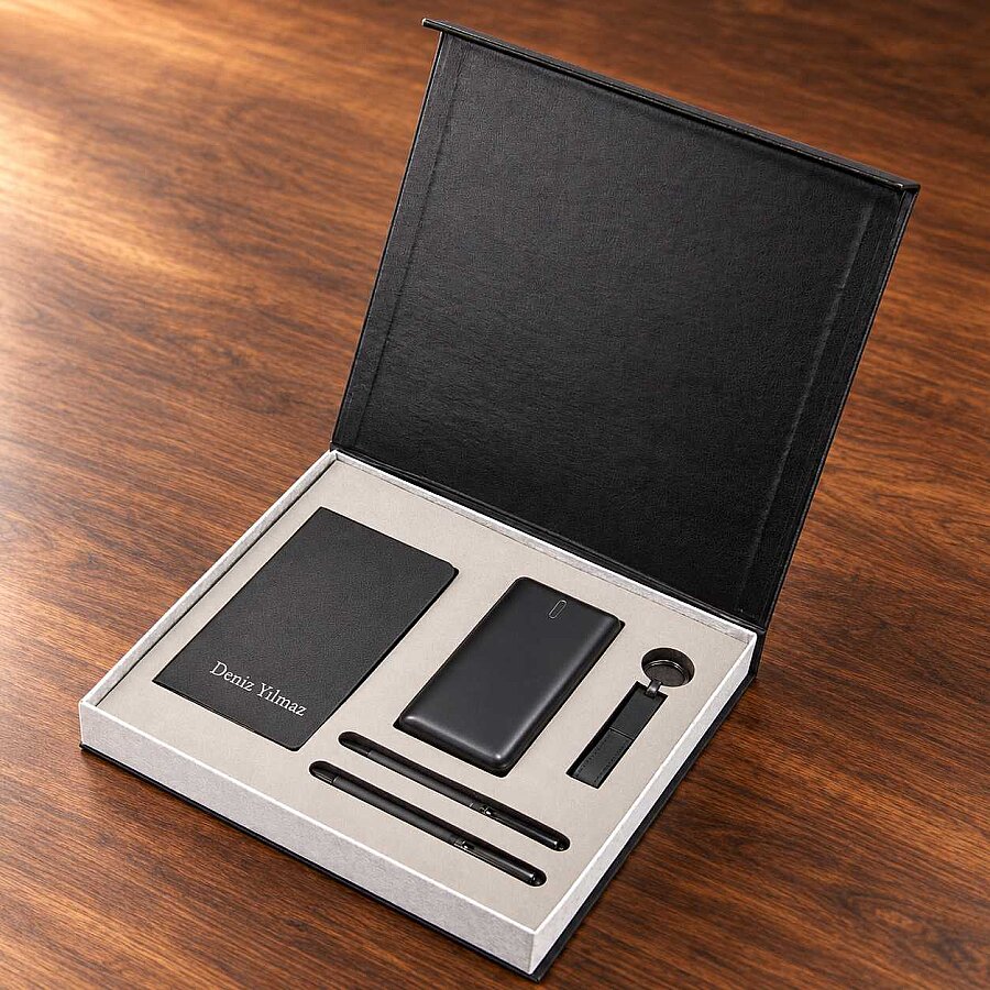 Kişiye Özel Powerbank, Defter ve İkili Kalem Seti – Kutulu Teknoloji ve Ofis Koleksiyonu - 
